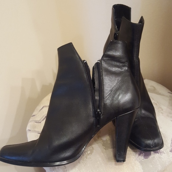 Newport News Ankle Boots - Picture 3 of 4